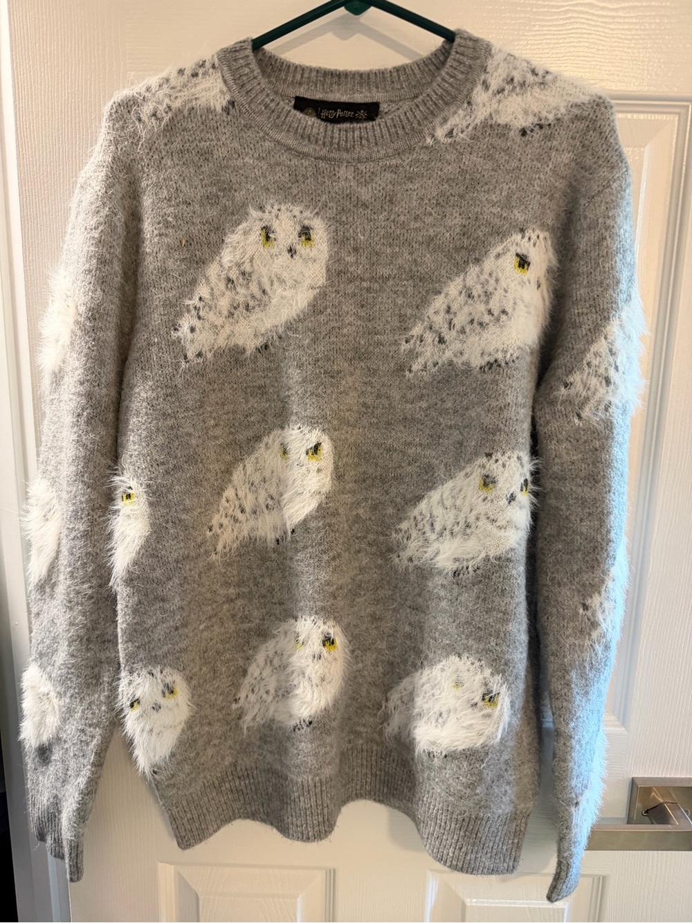 Harry Potter New York Hedwig Owl Fuzzy Sweater Gray Medium RARE never worn